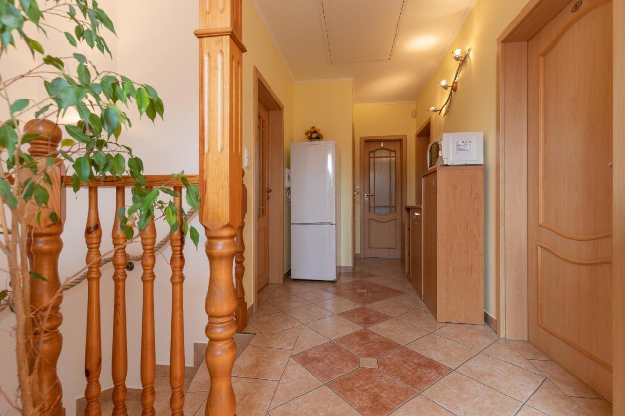 Pension Eric Ostrov  Extérieur photo